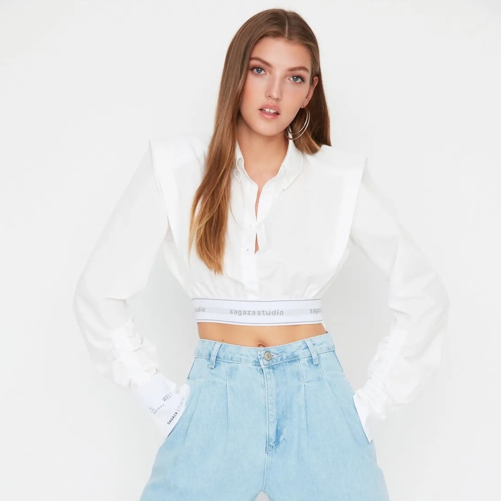 White cropped shirt with shoulder pad